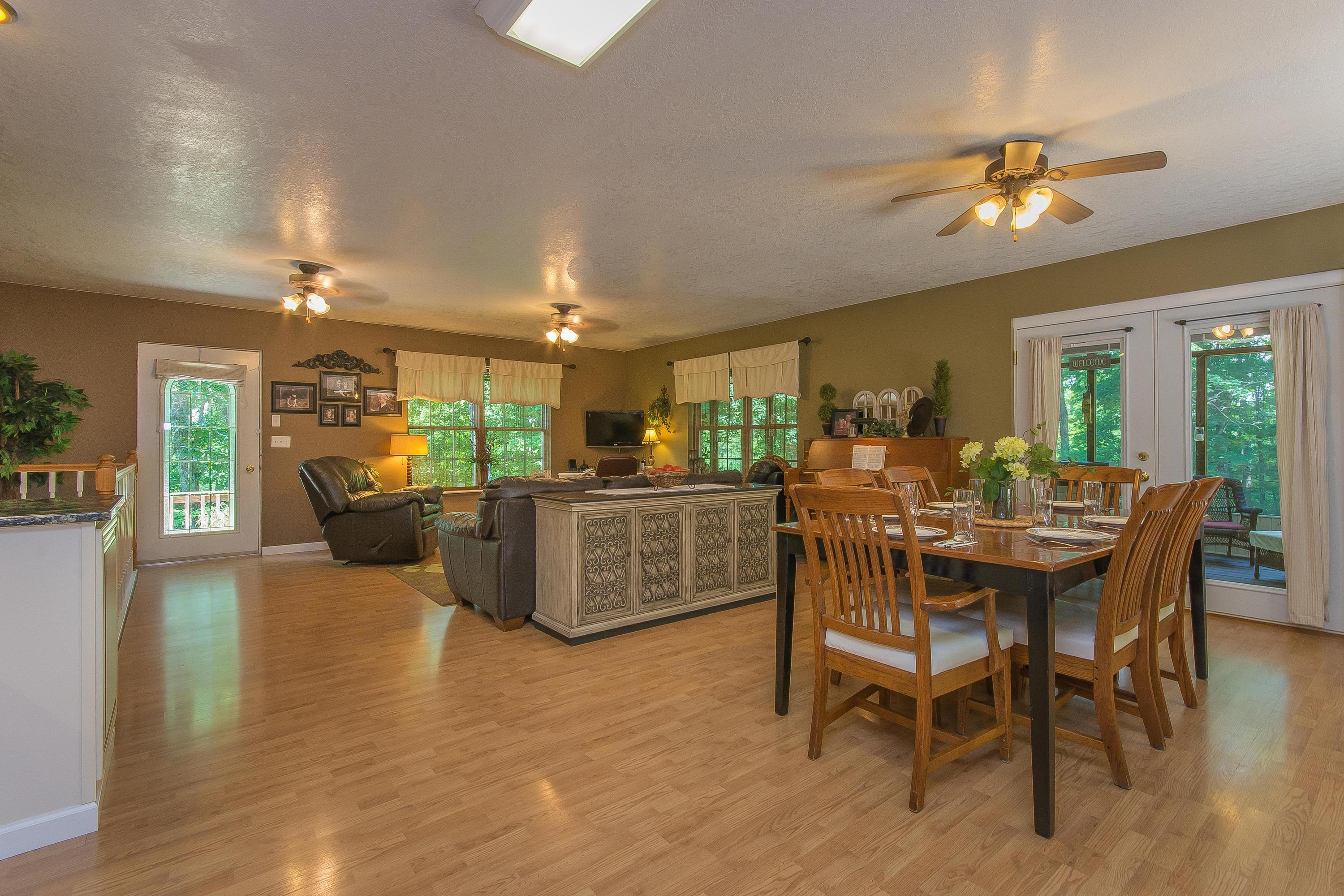 11930 Thatch Road Harrison, TN 37341 - Photo 5 of 38 Dining Area
