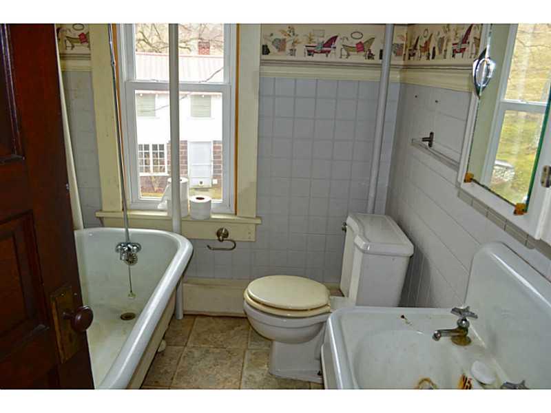 238 Walnut Valley Road Claysville, PA 15323 - Photo 10 of 25 Full Bath.