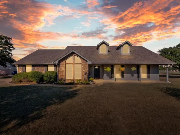 $434,926 | 1020 Oak Hollow Lane, Seagoville, TX 75159