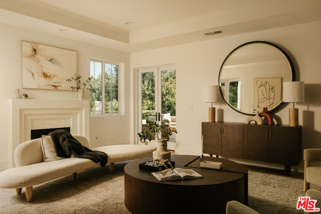 24049 Chestnut Way Calabasas, CA 91302 - Photo 8 of 37