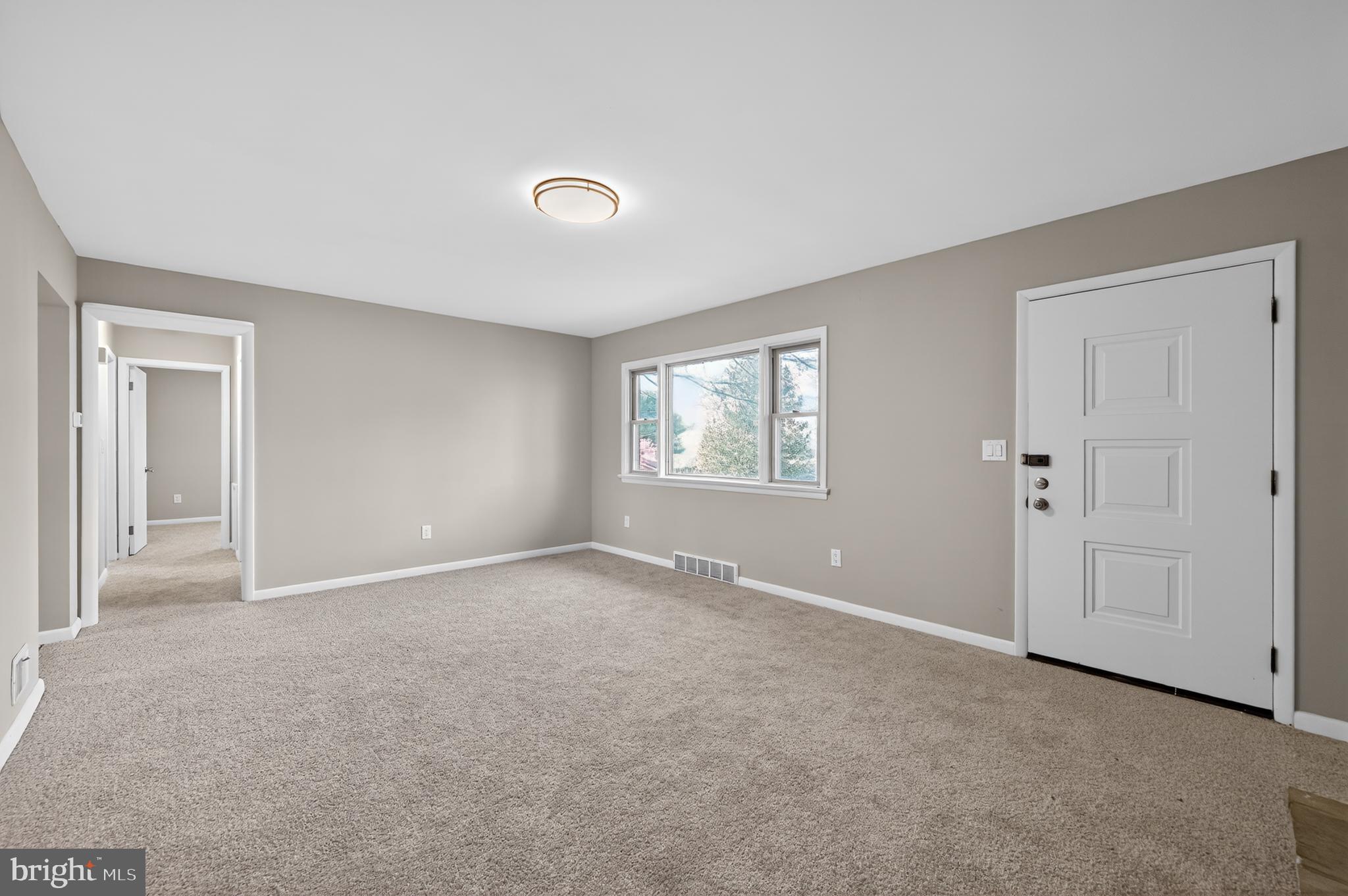 17721 Timberlane Hagerstown, MD 21740 - Photo 3 of 34