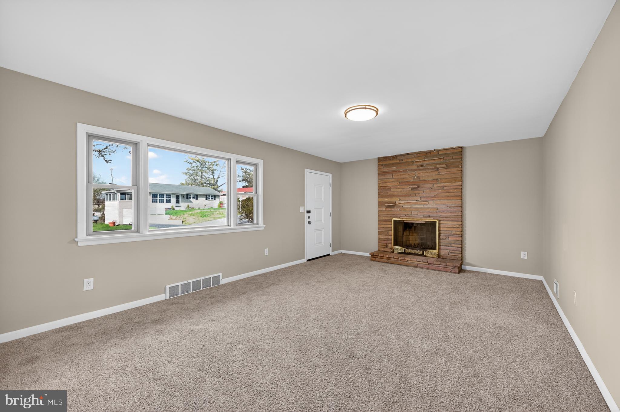 17721 Timberlane Hagerstown, MD 21740 - Photo 4 of 34