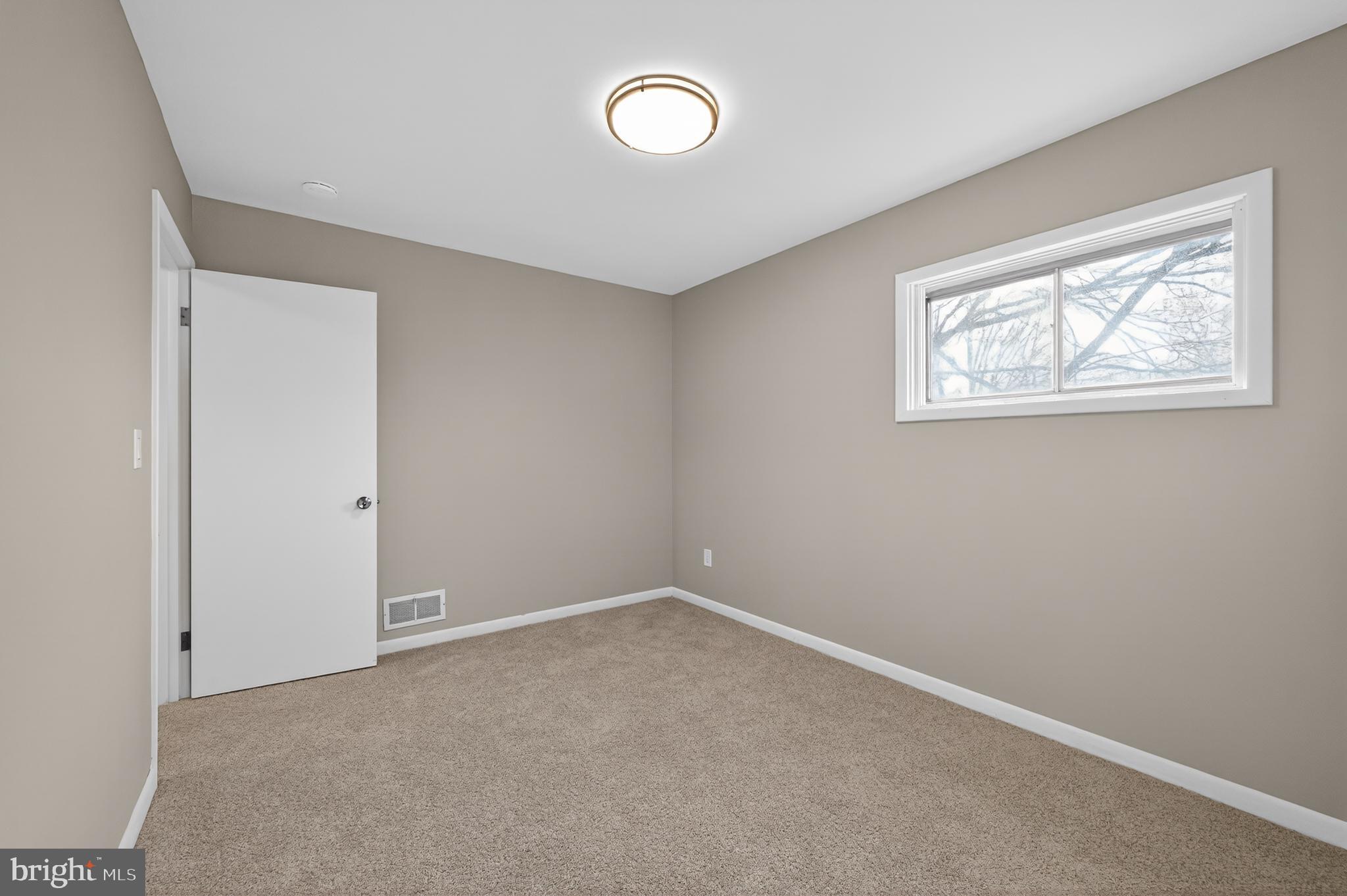 17721 Timberlane Hagerstown, MD 21740 - Photo 9 of 34