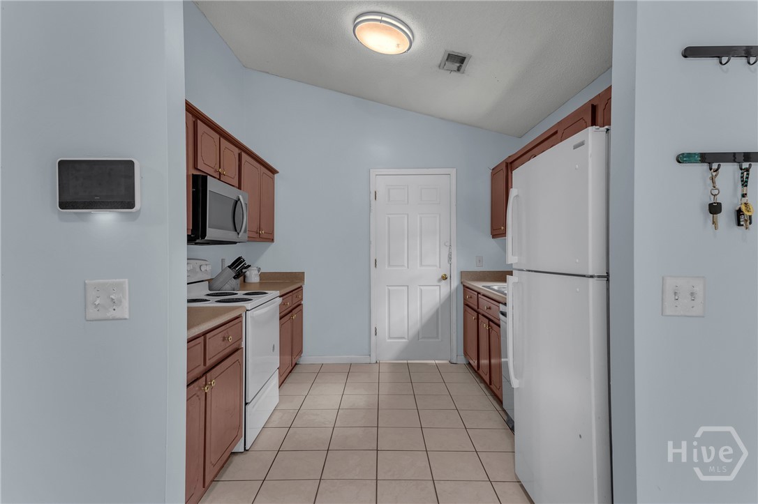 202 Stag Road Springfield, GA 31329 - Photo 10 of 29 Kitchen