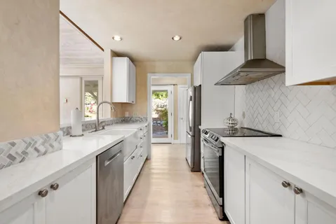 $13,988,000 | 1142 Moore Road, Woodside, CA 94062