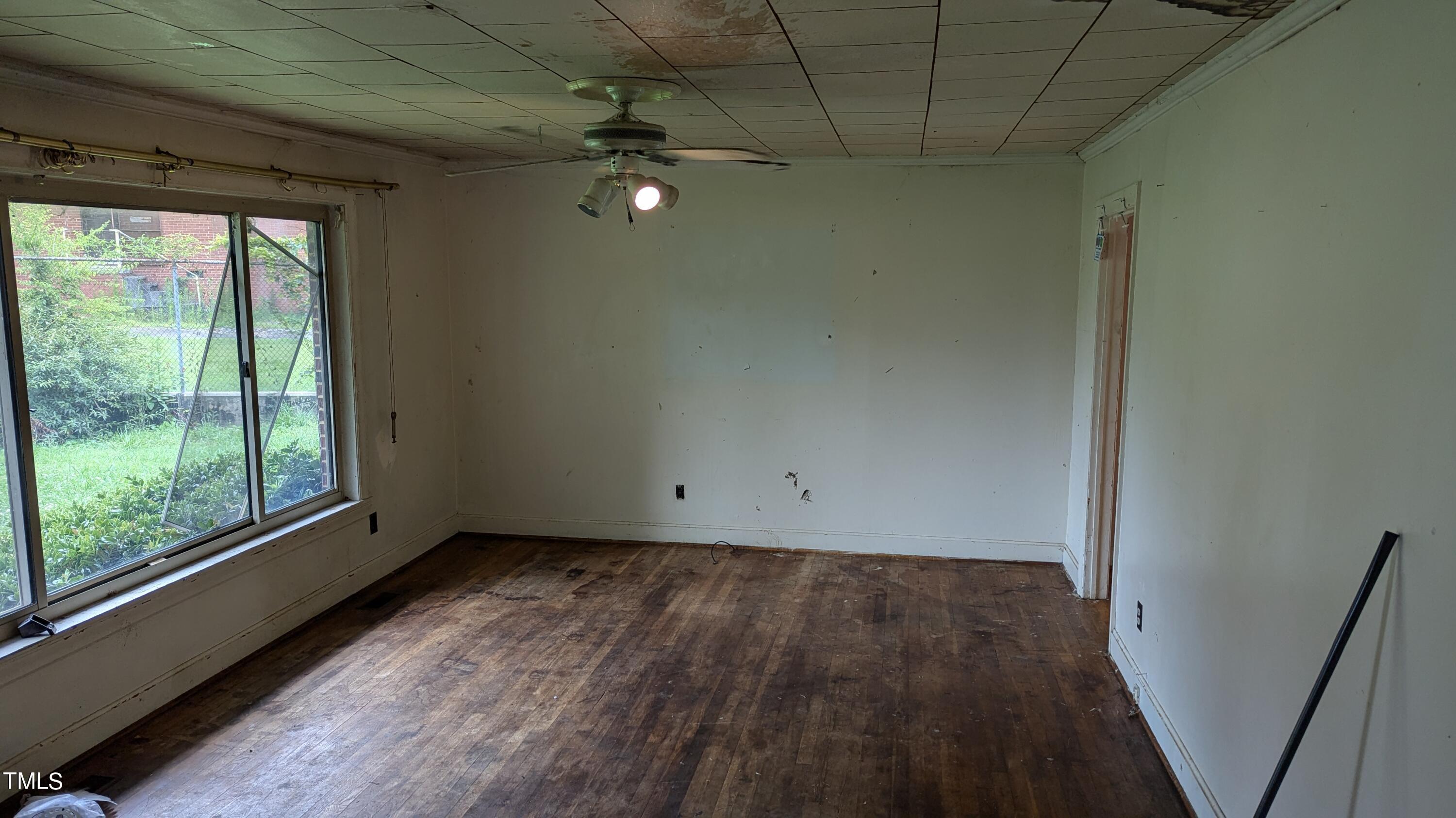 308 Roxboro Road Haw River, NC 27258 - Photo 7 of 12 7 Living Room View - 308 Roxboro Street
