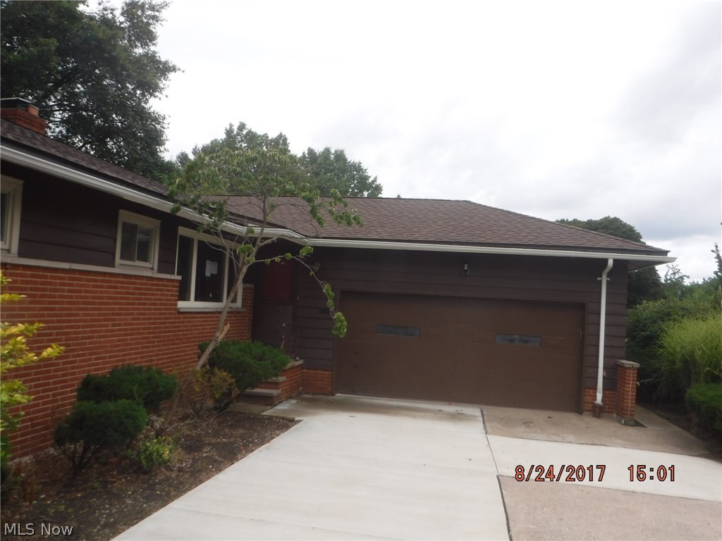 3712 Langton Road Cleveland, OH 44121 - Photo 1 of 12