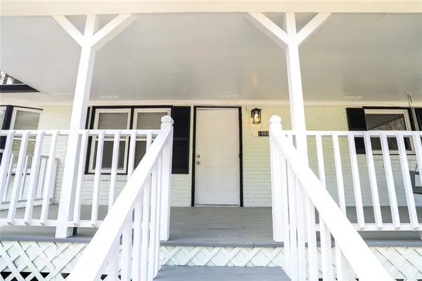 a view of an entryway with staircase