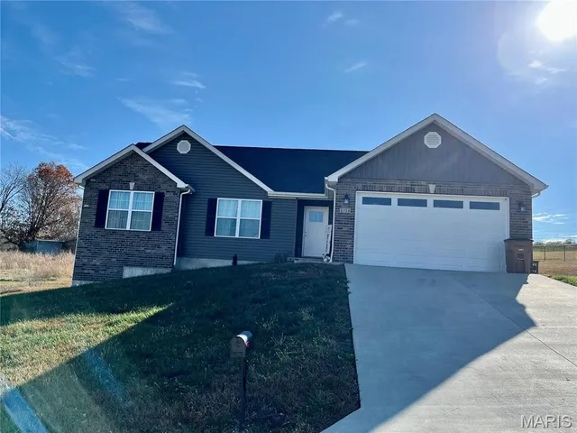 $307,500 | 1018 Lakeway Drive, Labadie, MO 63055