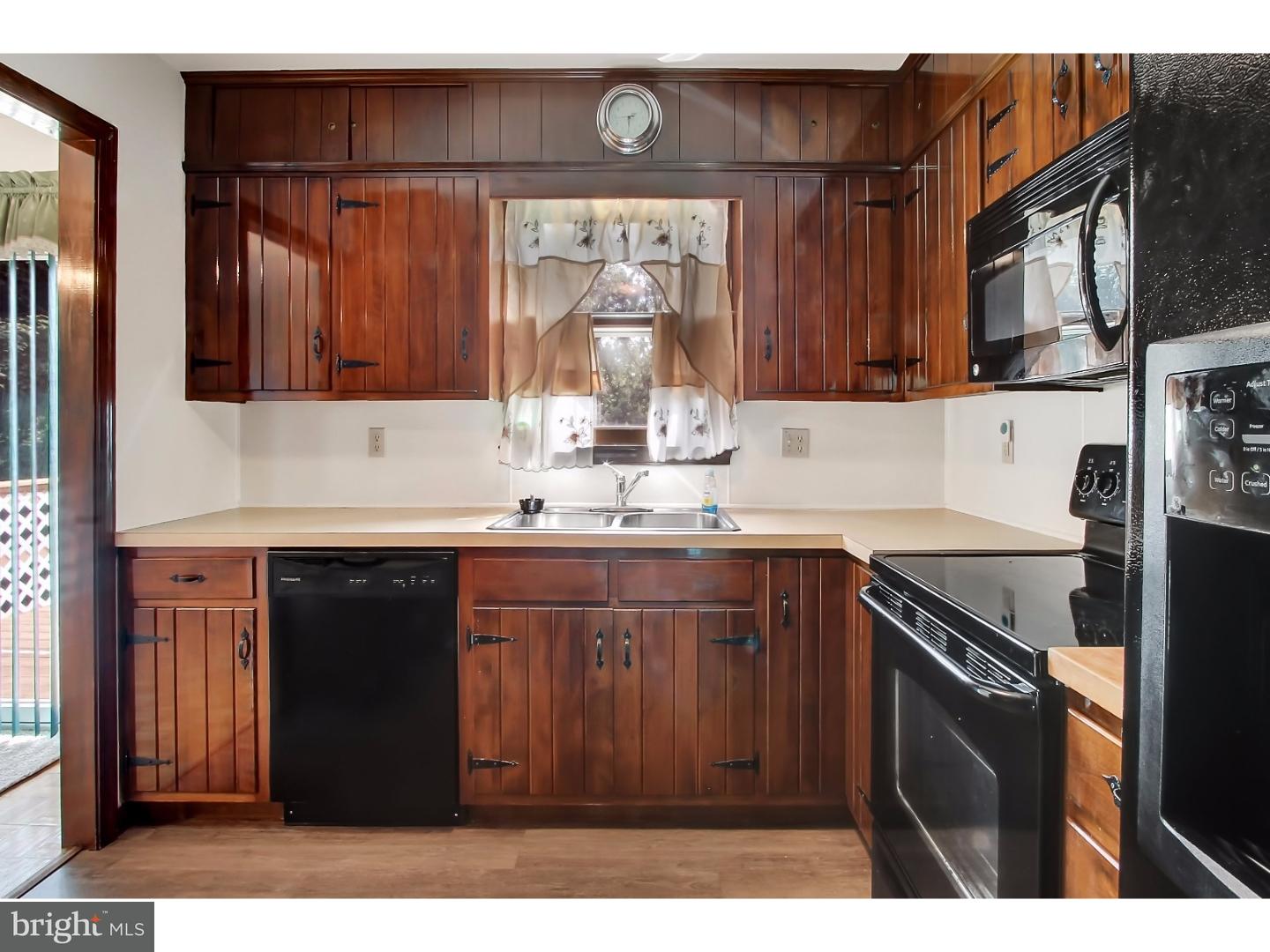 219 Reifsnyder Road Lititz, PA 17543 - Photo 9 of 25