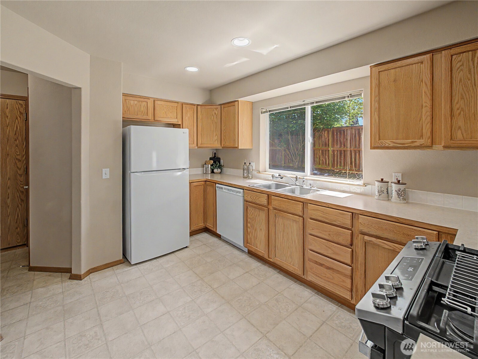 1613 Morris Avenue South Renton, WA 98055 - Photo 9 of 30