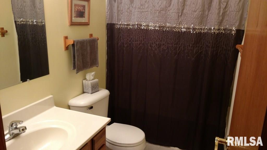 1021 South Johanson Road Peoria, IL 61607 - Photo 16 of 23