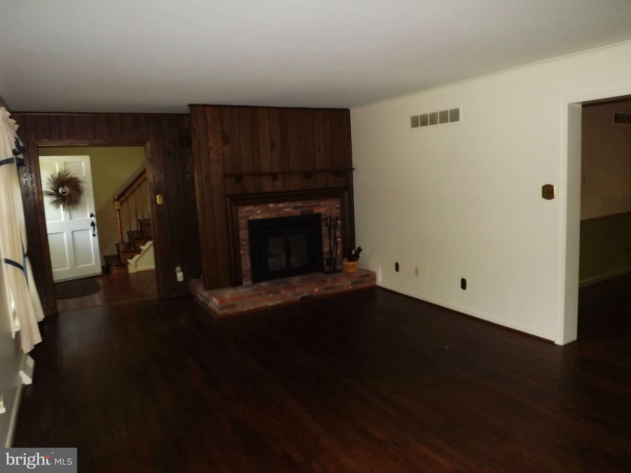 3057 Mimon Road Annapolis, MD 21403 - Photo 6 of 26 Family Room