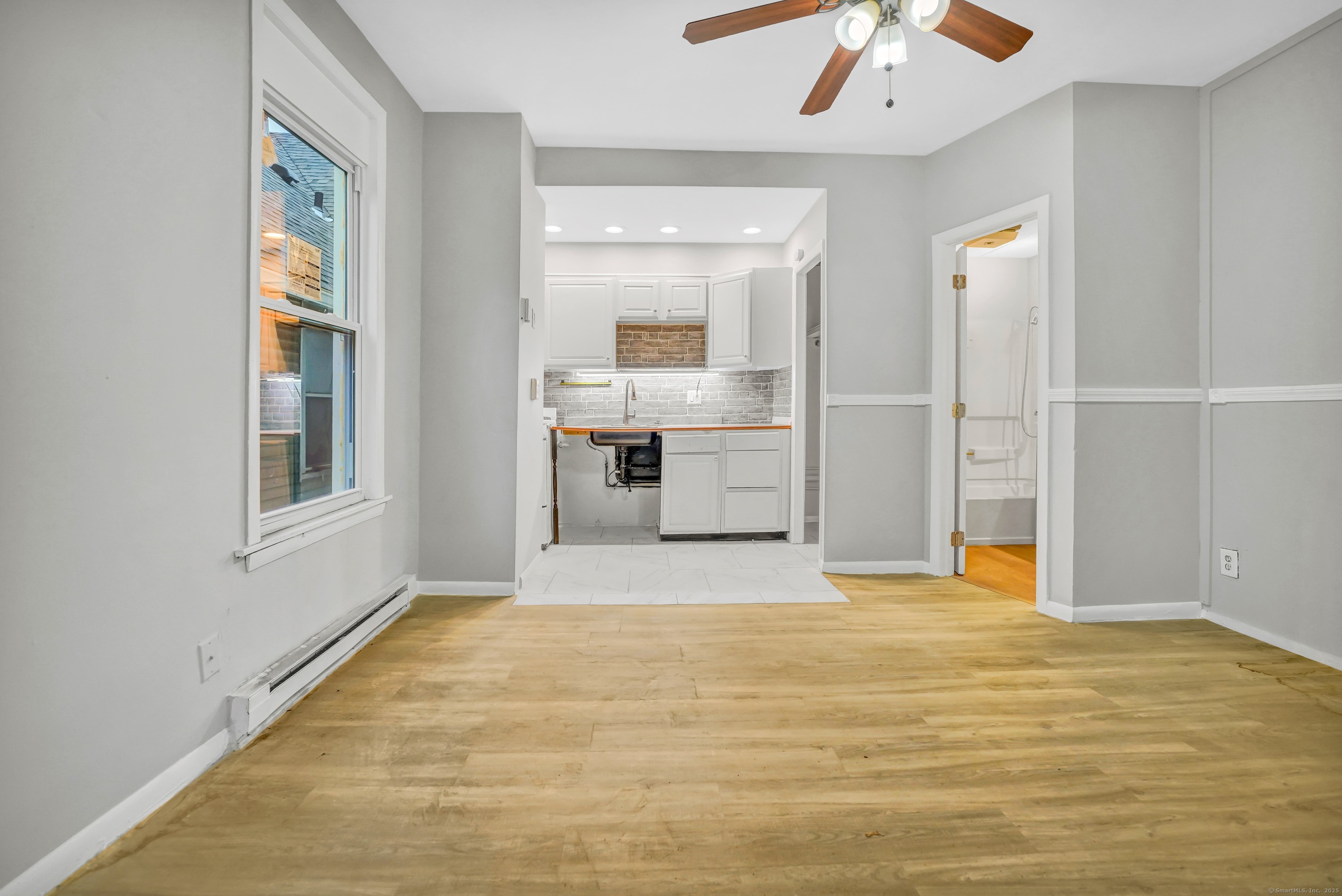 915 South Main Street Waterbury, CT 06706 - Photo 4 of 7