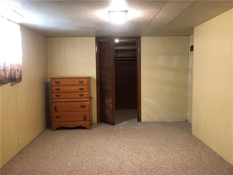 10208 Pearl Road Pittsburgh, PA 15235 - Photo 20 of 23 Additional gameroom area.