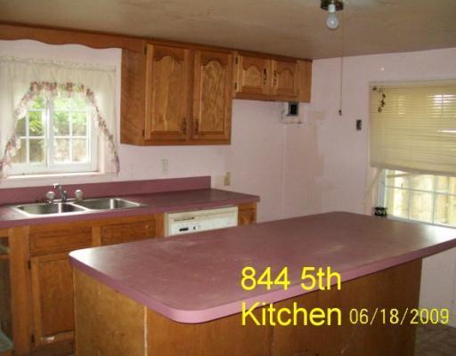 844 5th Street East Rochester, PA 15074 - Photo 2 of 17 Kitchen.