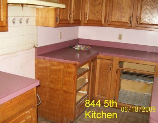 844 5th Street East Rochester, PA 15074 - Photo 3 of 17 Kitchen.