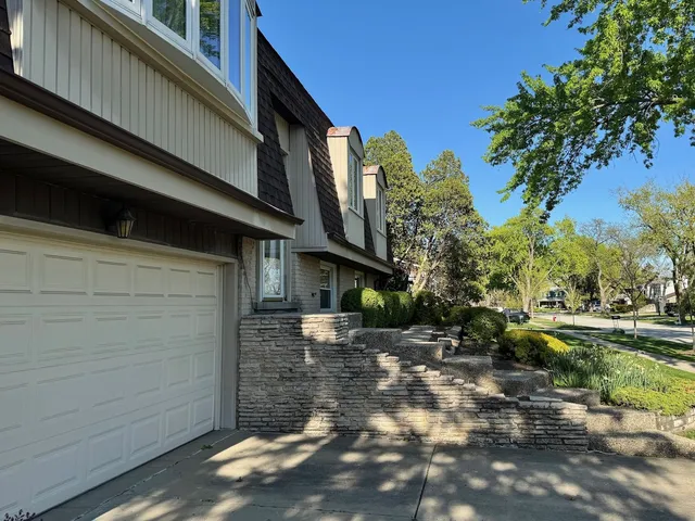 $449,000 | 416 Trinity Court, Buffalo Grove, IL 60089