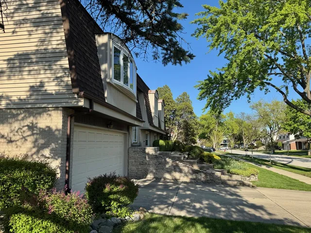$429,000 | 416 Trinity Court, Buffalo Grove, IL 60089