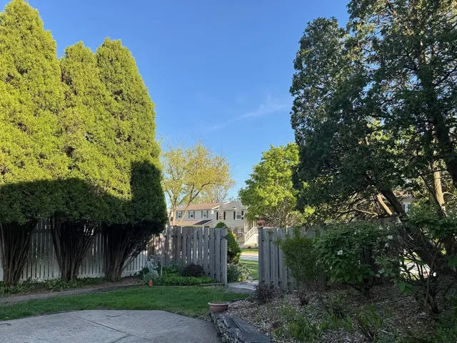 $429,000 | 416 Trinity Court, Buffalo Grove, IL 60089