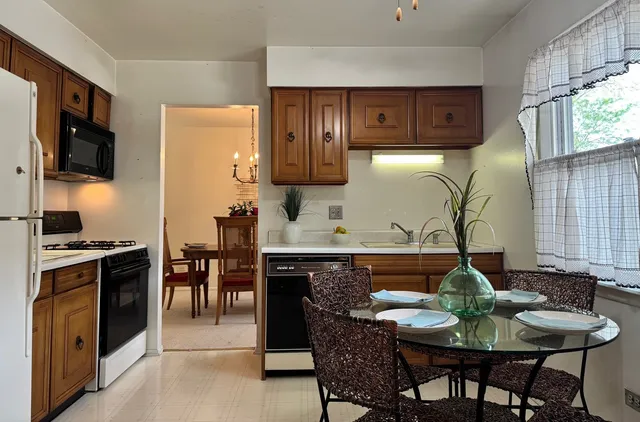 $449,000 | 416 Trinity Court, Buffalo Grove, IL 60089