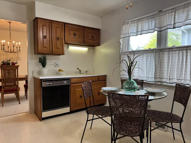 $429,000 | 416 Trinity Court, Buffalo Grove, IL 60089