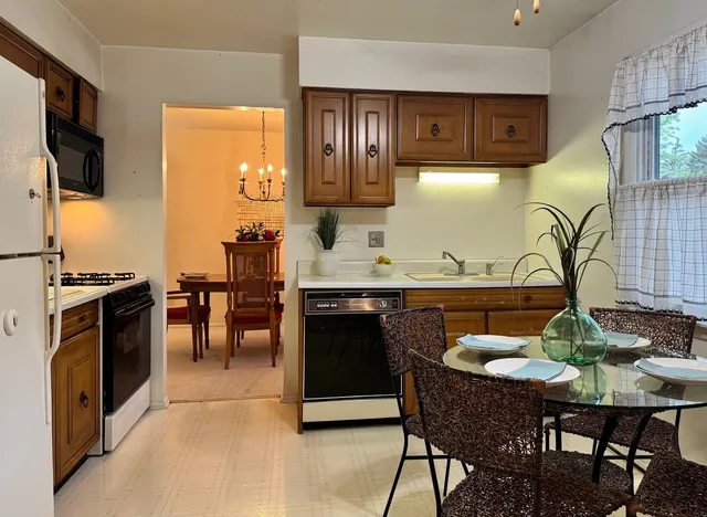 $429,000 | 416 Trinity Court, Buffalo Grove, IL 60089