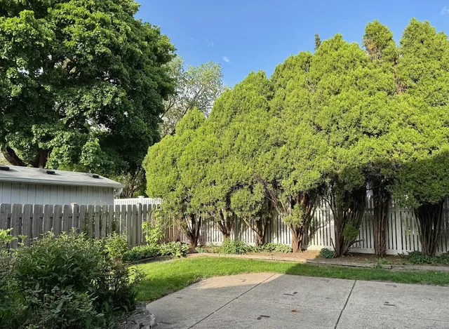 $449,000 | 416 Trinity Court, Buffalo Grove, IL 60089