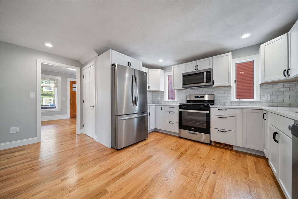 24 Oak Hill Road Saugus, MA 01906 - Photo 8 of 42 Gallery Image 8