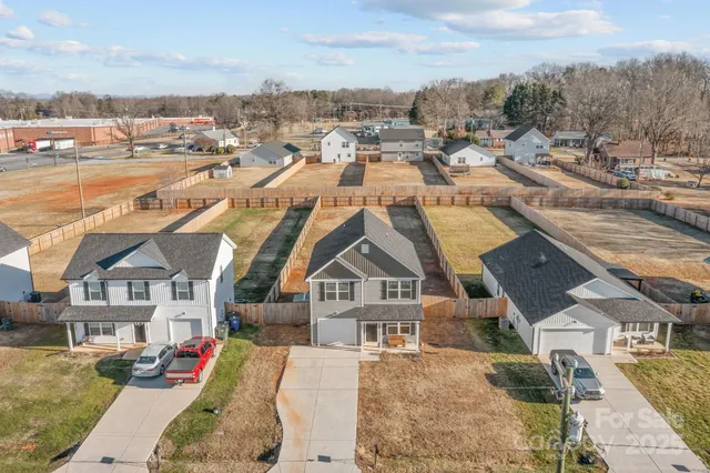 $300,000 | 701 3rd Street Southeast, Conover, NC 28613