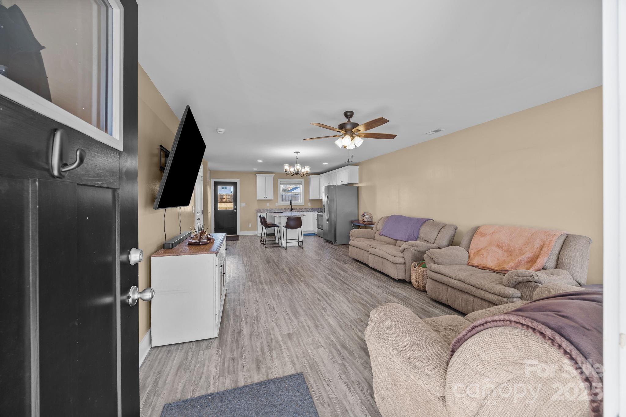 701 3rd Street Southeast Conover, NC 28613 - Photo 5 of 26