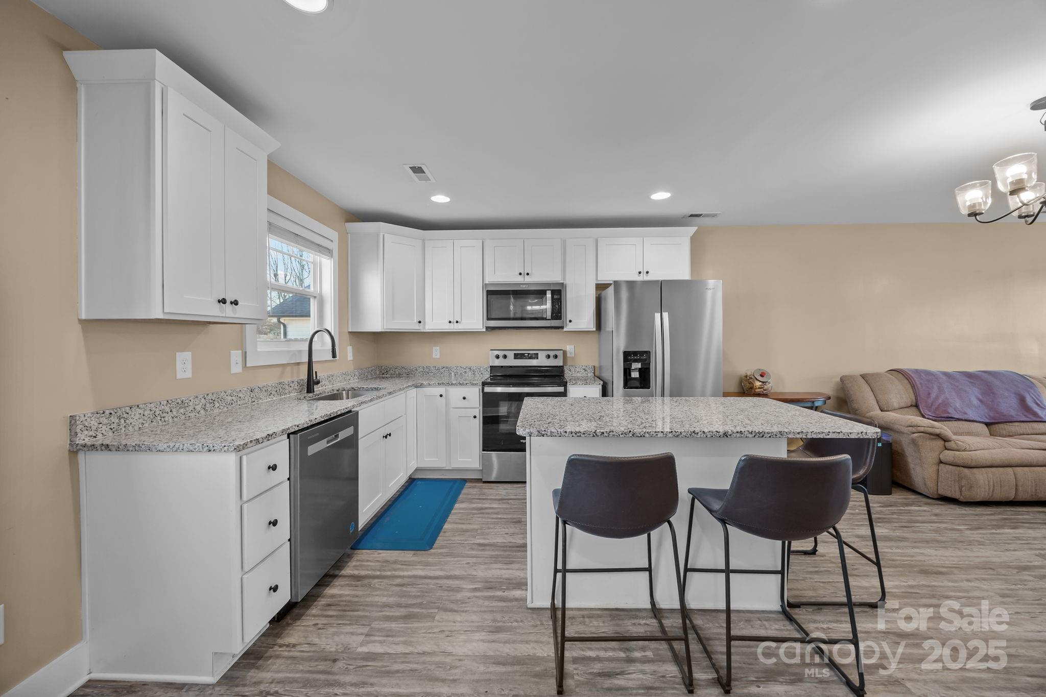 701 3rd Street Southeast Conover, NC 28613 - Photo 7 of 26