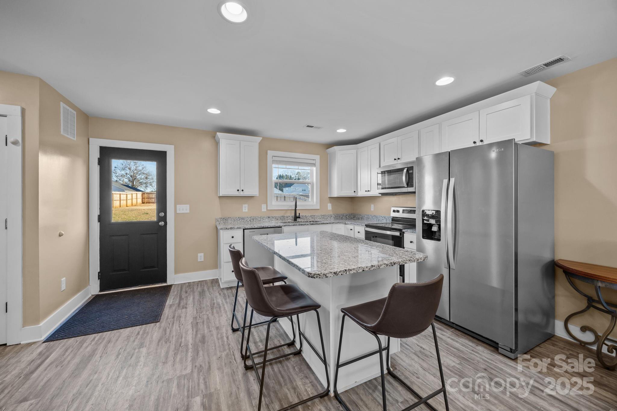 701 3rd Street Southeast Conover, NC 28613 - Photo 9 of 26