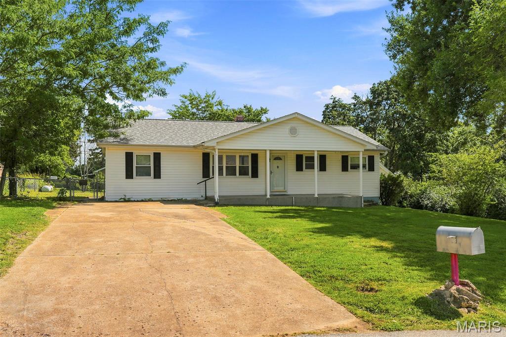 5428 Terry Drive High Ridge, MO 63049 - Photo 2 of 27
