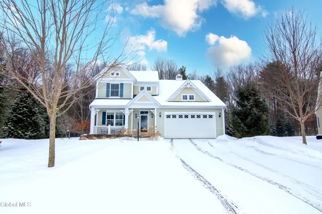 $899,900 | 26 Saw Mill Court, Wilton, NY 12866