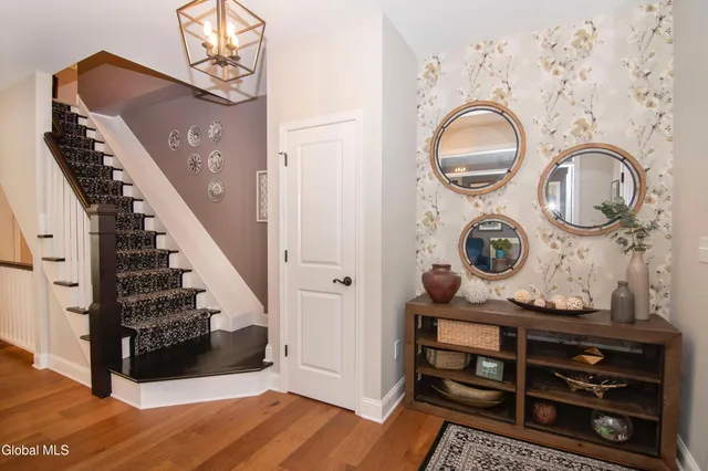 $899,900 | 26 Saw Mill Court, Wilton, NY 12866