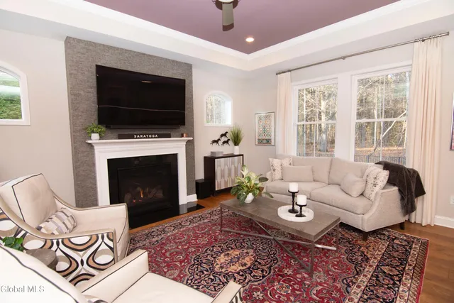 $899,900 | 26 Saw Mill Court, Wilton, NY 12866