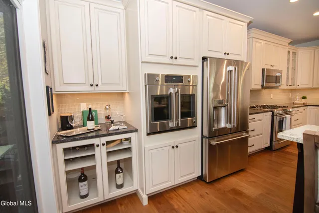 $899,900 | 26 Saw Mill Court, Wilton, NY 12866