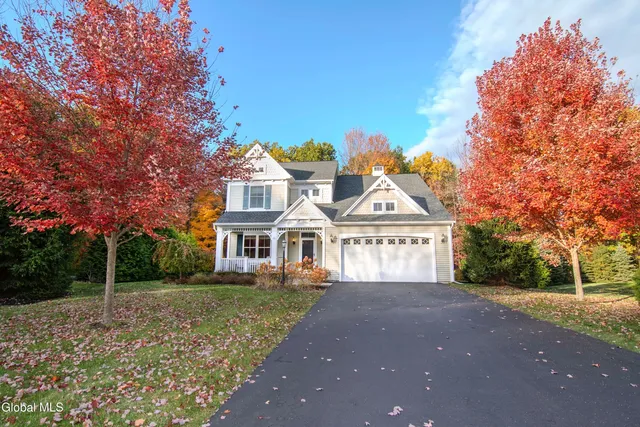 $899,900 | 26 Saw Mill Court, Wilton, NY 12866