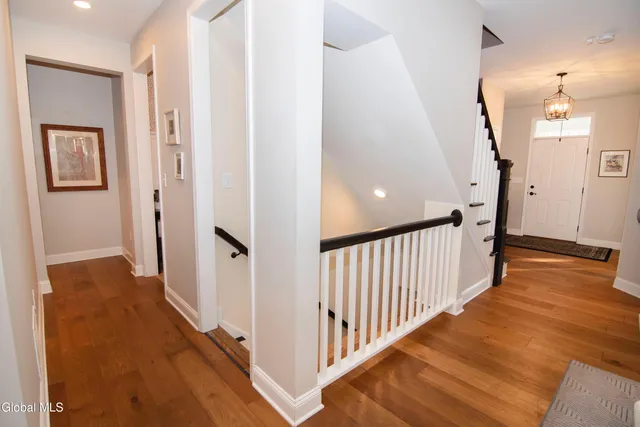 $899,900 | 26 Saw Mill Court, Wilton, NY 12866