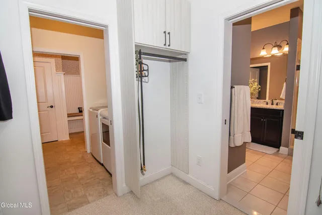 $899,900 | 26 Saw Mill Court, Wilton, NY 12866