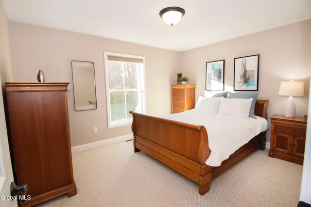 $899,900 | 26 Saw Mill Court, Wilton, NY 12866