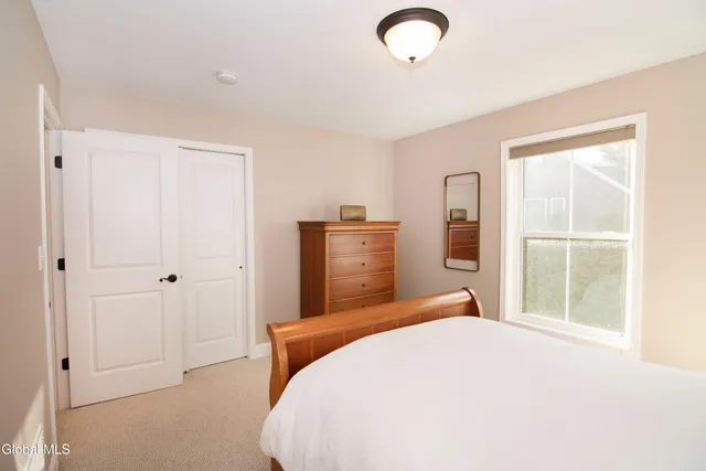 $899,900 | 26 Saw Mill Court, Wilton, NY 12866