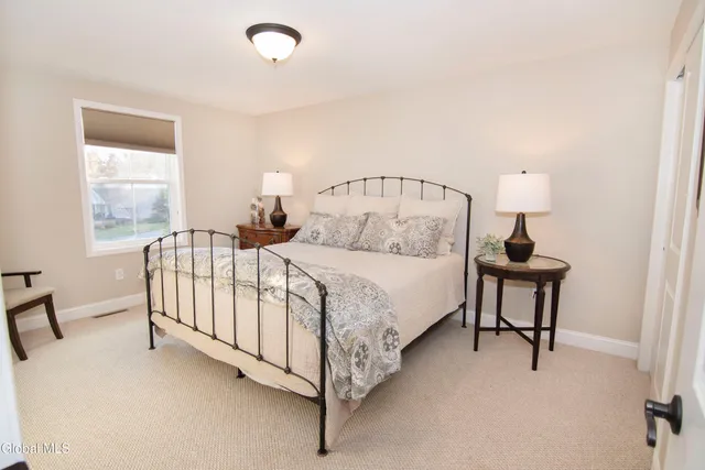 $899,900 | 26 Saw Mill Court, Wilton, NY 12866