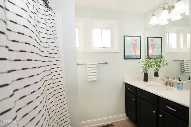 $899,900 | 26 Saw Mill Court, Wilton, NY 12866