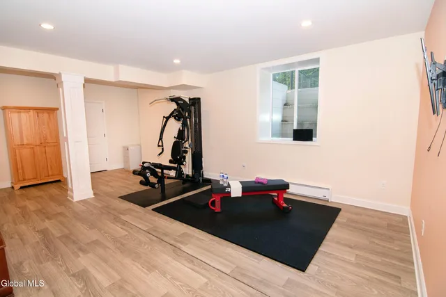 $899,900 | 26 Saw Mill Court, Wilton, NY 12866