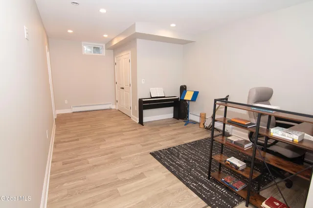 $899,900 | 26 Saw Mill Court, Wilton, NY 12866