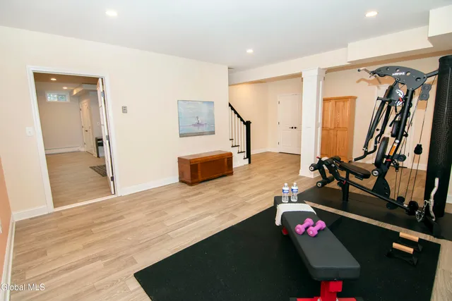 $899,900 | 26 Saw Mill Court, Wilton, NY 12866