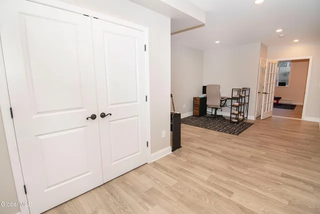 $899,900 | 26 Saw Mill Court, Wilton, NY 12866