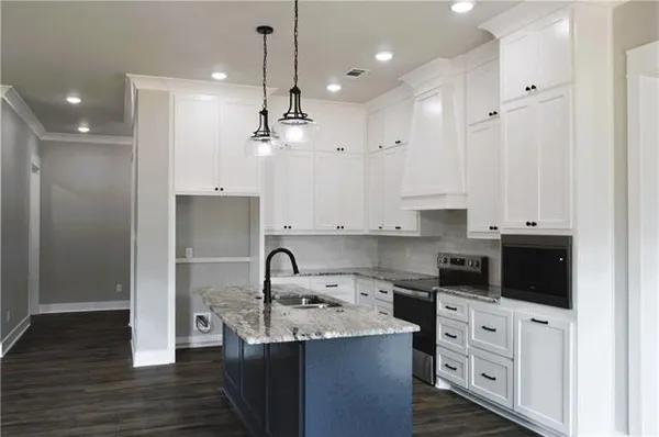 $398,900 | 537 Feliciana Drive, Pineville, LA 71360